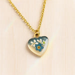 Collana micro ciondolo cuore fiori veri Forget me not scaglie opale in resina.Catenella acciaio Gioielli fiore nontiscordardimé