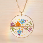 Collana bouquet gioiello. ciondolo giardino botanico. oro fiori veri.Gioielli in resina.Regalo per lei.