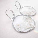 Orecchini cerchi pendenti donna ottone argento ciondolo fiori veri resina.Gioielli resina fiori secchi pressati.Regalo unico per lei