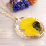 Bigiotteria collana donna con vero girasole in resina. Idea regalo per lei. Collana fatta a mano con fiore vero. Gioiello ecologico trendy.