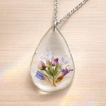 Collana goccia pendente donna fiori veri essiccati pressati in resina. Gioielli resina. Ciondolo argento trasparente .regalo unico.Accessori