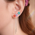 Orecchini filo pendente con fiori veri colorati. Orecchini anallergici acciaio argento.Gioielli resina fiori. Idea regalo amica
