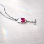 Collana calice di Vino rosso. Ciondolo Dionisio con fiori veri, petali di rosa. gioielli buon auspicio. regalo per lei.