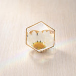 Anello donna fiore vero Margherita in resina. Gemma esagono oro trasparente fiori secchi pressati. Anello taglia unica regolabile.