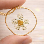 Collana donna Margherita fiori veri essiccati pressati in resina.ciondolo pendente oro ottone. Regalo unico. Accessorio fiore vero