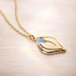 Collana femminista artigianale gioiello ciondolo vulva donna fiori veri.Gioielli resina.Regalo medico.Regalo ginecologa. Gioielli Handmade