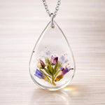 Collana goccia pendente donna fiori veri essiccati pressati in resina. Gioielli resina. Ciondolo argento trasparente .regalo unico.Accessori