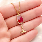 Collana calice di Vino rosso. Ciondolo Dionisio con fiori veri, petali di rosa. gioielli buon auspicio. regalo per lei.