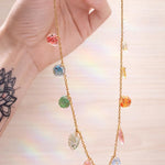 Collana donna oro ciondoli fiori veri multicolore.Gioielli fiori veri essiccati pressati in resina. Accessori gioielli unici handmade