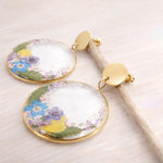 Orecchini cerchi pendenti donna acciaio ciondolo fiori veri resina.Gioielli resina fiori secchi pressati.Regalo unico per lei