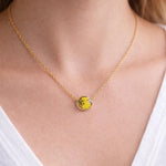 Collana petali vero girasole in resina uv. Ciondolo cerchio oro con catenella acciaio.Gioielli resina.Fiori pressati essiccati