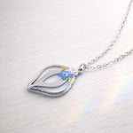 Collana femminista artigianale gioiello ciondolo vulva donna fiori veri.Gioielli resina.Regalo medico.Regalo ginecologa. Gioielli Handmade