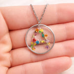 Collana lettera iniziale. Collana nome donna. Ciondolo fiori veri pressati essiccati resina. Gioielli personalizzati. Regalo unico