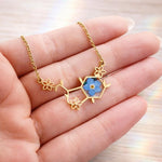 Collana Forget me not Serotonina con Fiori Veri in Resina, Molecola della Felicità Portafortuna, Regalo Psicologia medico Donna Oro Argento