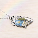 Anatomical Heart Necklace with Real Flowers in UV Resin – 2 cm Pendant Stainless Steel Gold/Silver – Medical Graduation Gift