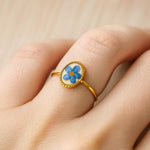 Anello midi nontiscordardime ovale con fiore vero in resina, regolabile in acciaio oro o argento